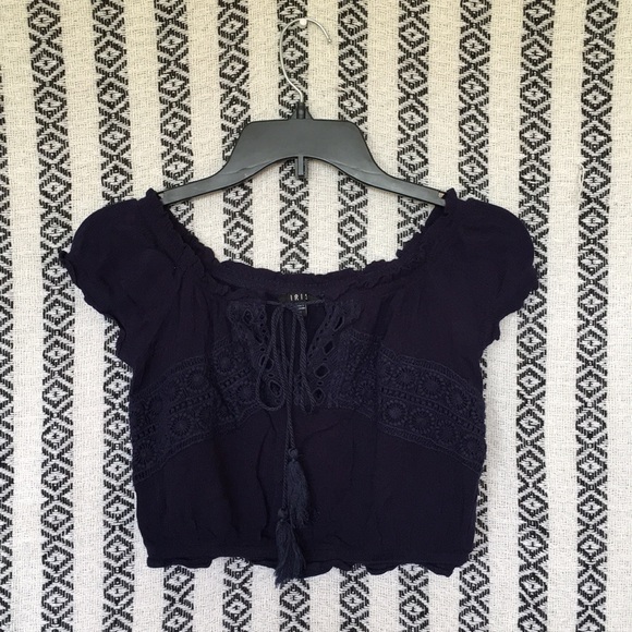•Navy Crop Top• - Picture 1 of 4